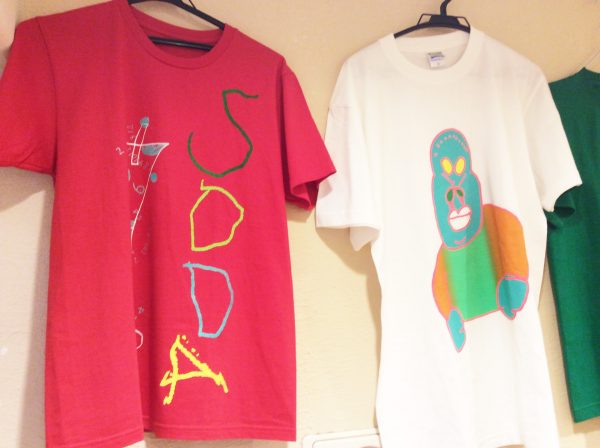 シルクスクリーンプリントのTシャツ